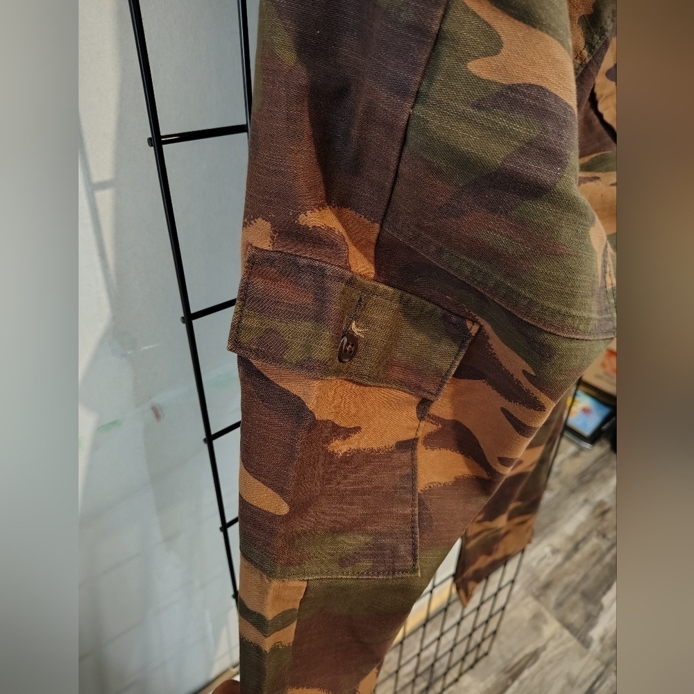 Levi’s Camo Cargo Pants - Picture 5 of 10